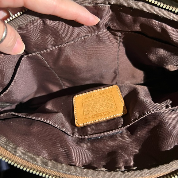 Coach Vintage Bundle - Large Cosmetic Bag organiser and matching wristlet. - Picture 10 of 16